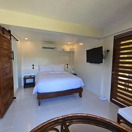 Edgewater Dive & Spa Resort Puerto Galera Luaran gambar